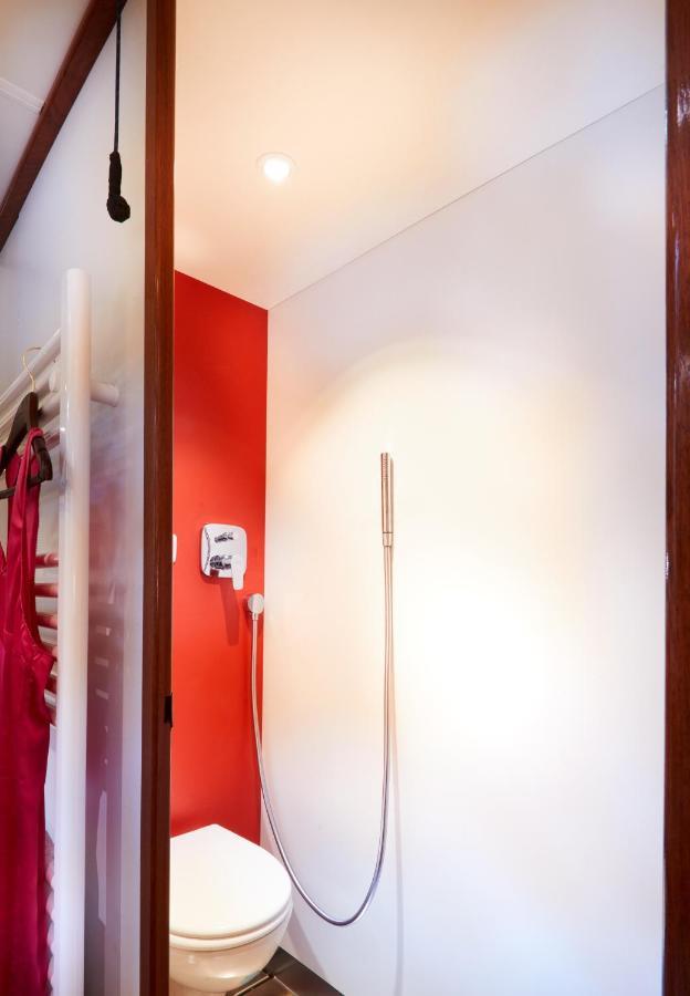 Hotel Segelschiff Loth Lorien Amburgo Esterno foto