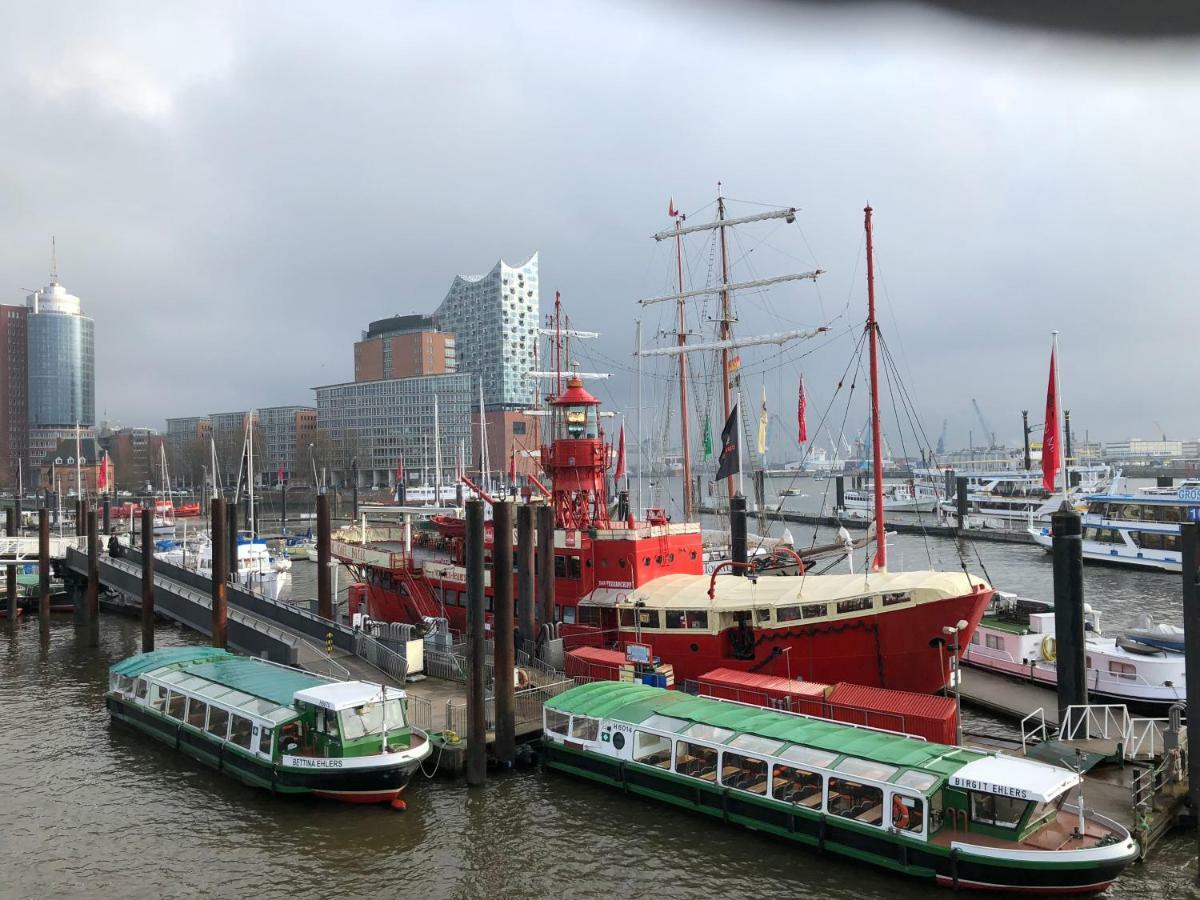 Hotel Segelschiff Loth Lorien Amburgo Esterno foto