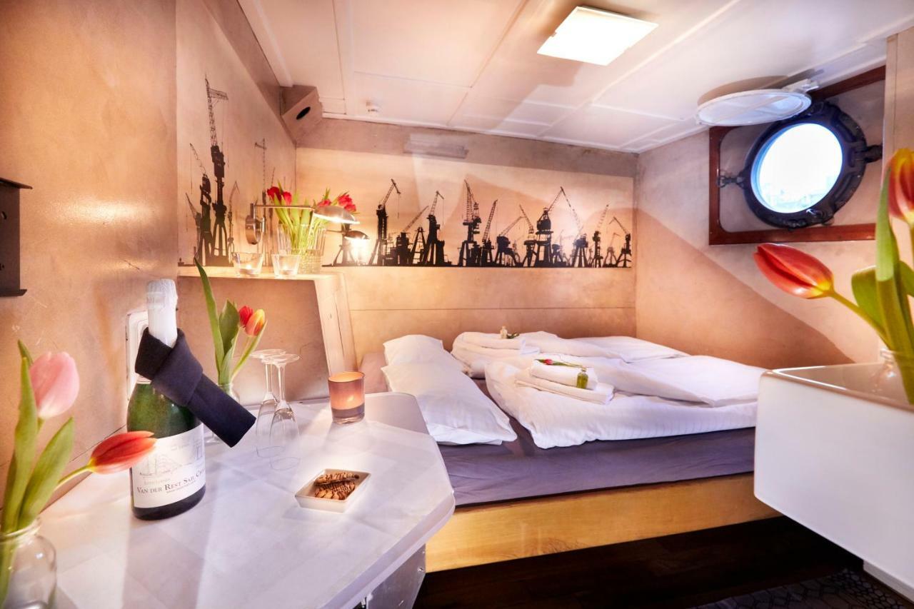 Hotel Segelschiff Loth Lorien Amburgo Esterno foto