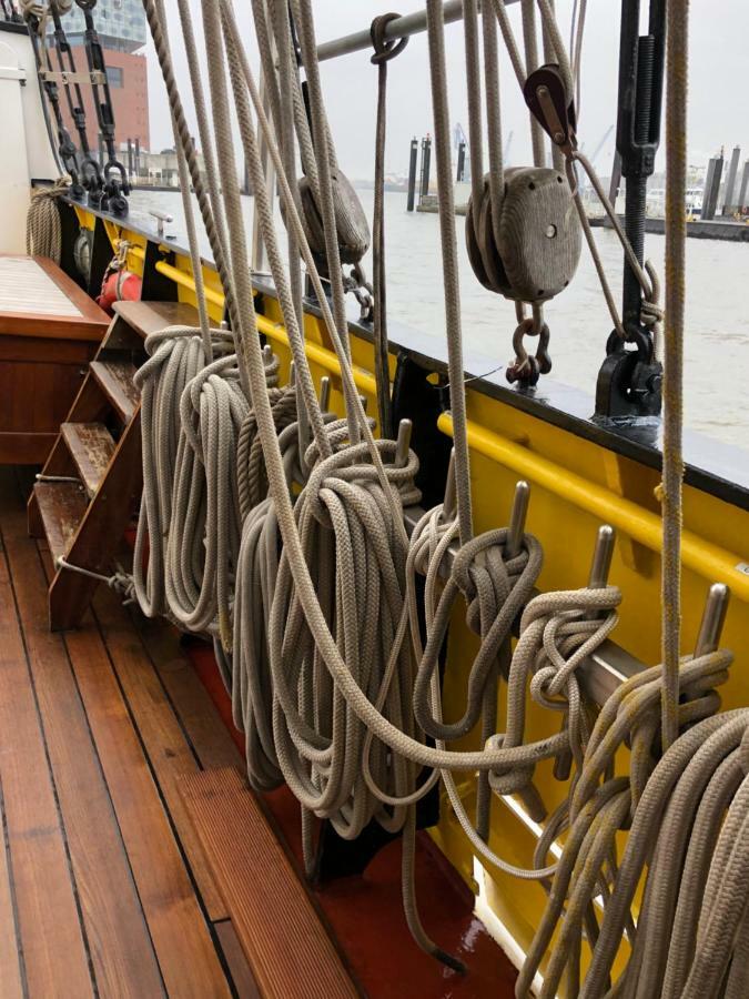 Hotel Segelschiff Loth Lorien Amburgo Esterno foto