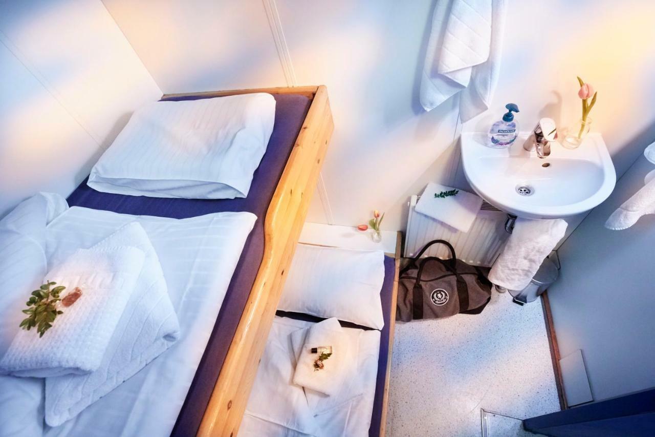 Hotel Segelschiff Loth Lorien Amburgo Esterno foto