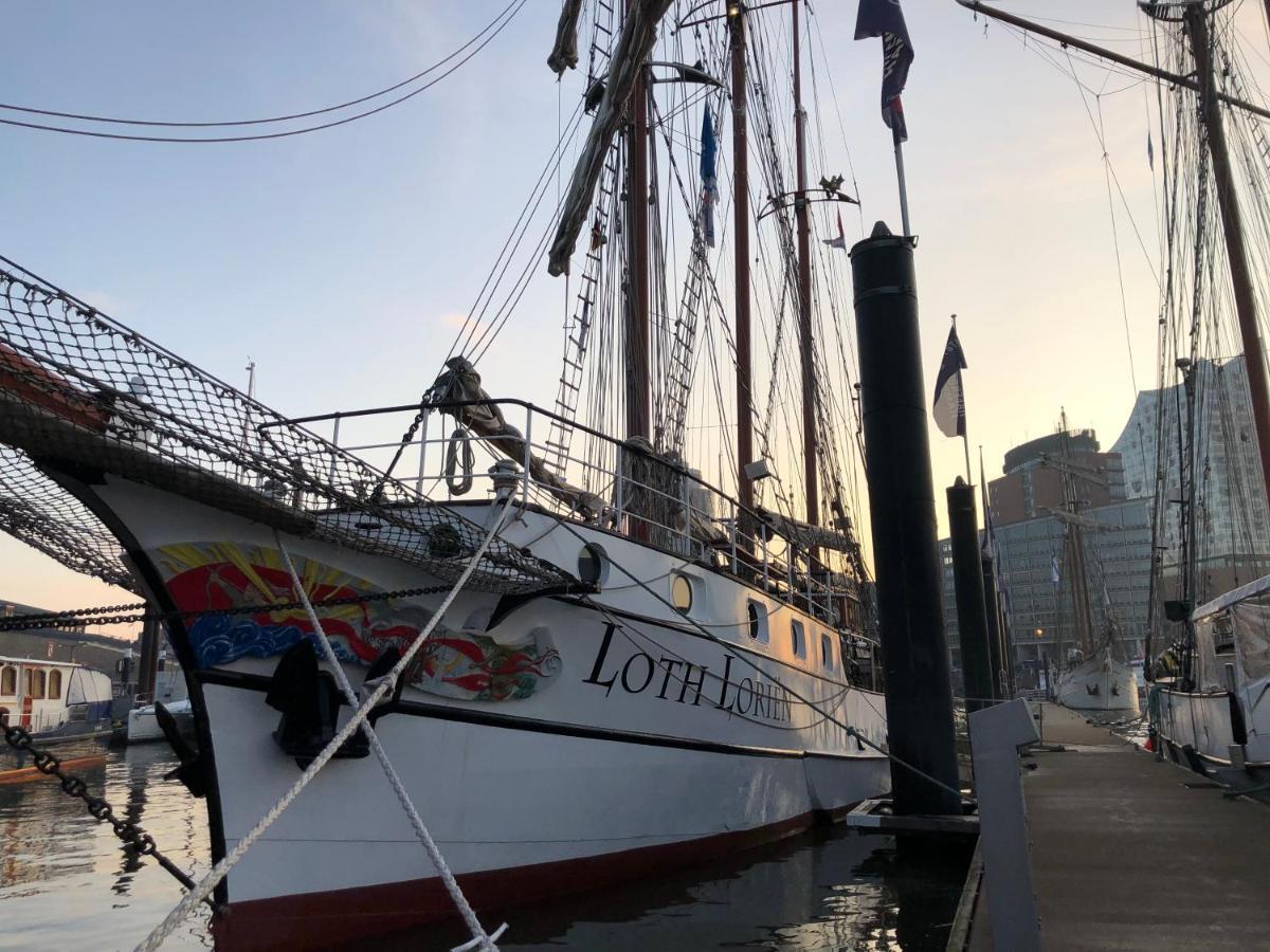 Hotel Segelschiff Loth Lorien Amburgo Esterno foto